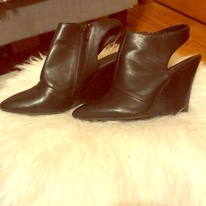 Open back zip up booties